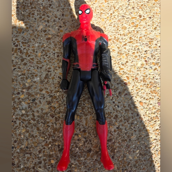 Hasbro Marvel Titan Hero Series Spider-Man And Captain America action Figure - Picture 10 of 12